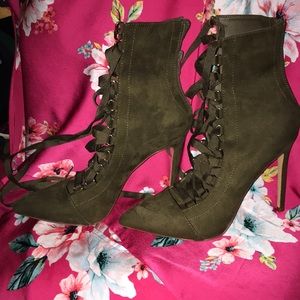 Ladies high heeled ankle boots